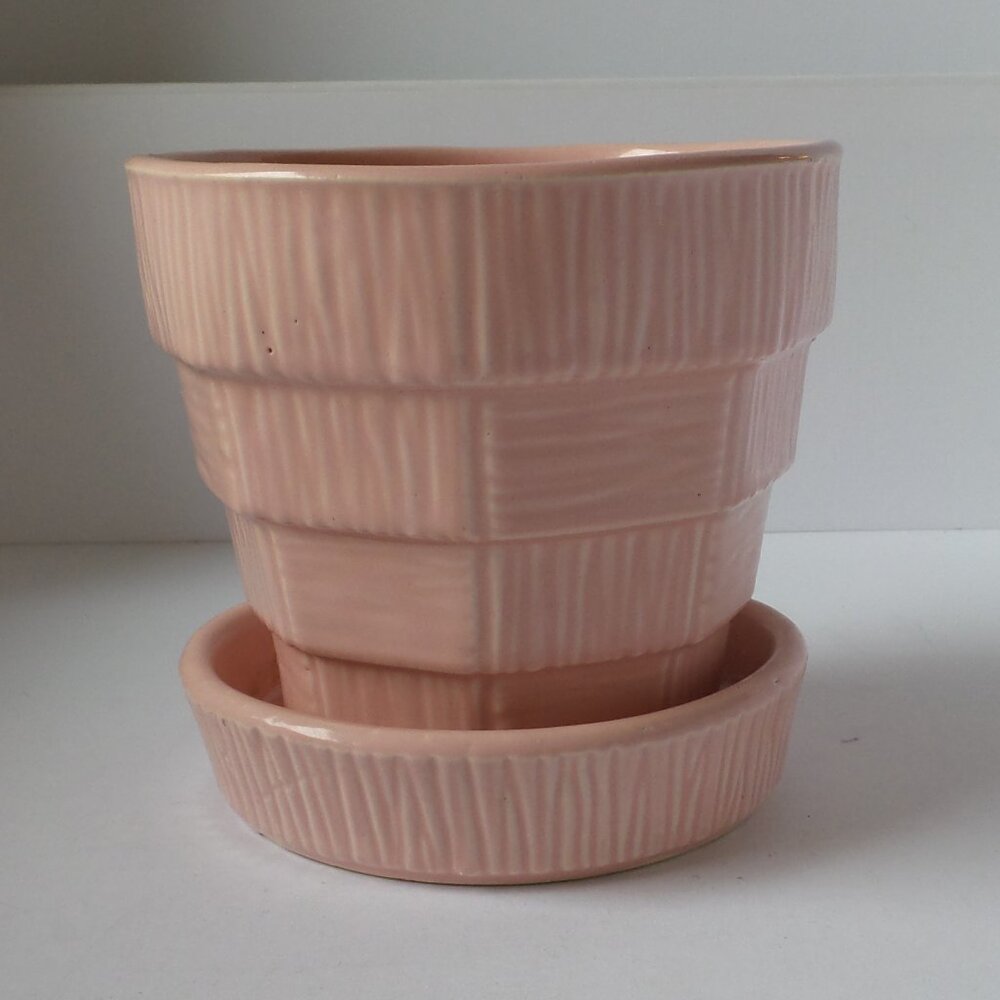 McCoy basketweave planter